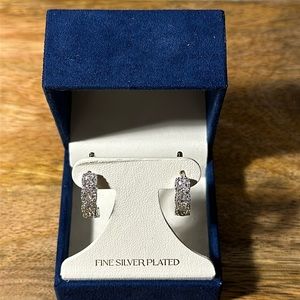 NEW FINE SILVER PLATED hoop earring with box